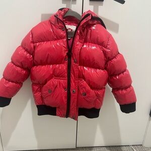 Girls winter coat in size 5. In great condition. Only worn handful times